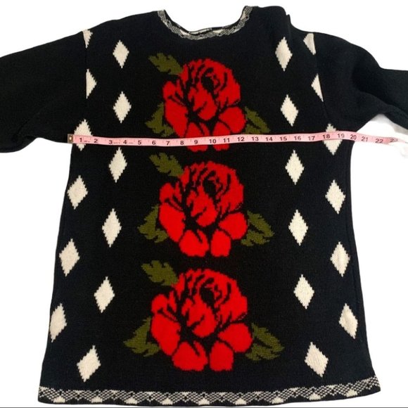 Vintage Blue Morgan Rose Graphic Print Sweater! - Picture 5 of 6